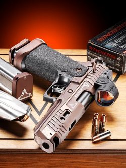 Gun Professionals 2012-2021全記録 表紙