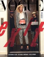 VOGUE ITALIA（ヴォーグ　イタリア） 11月号 表紙