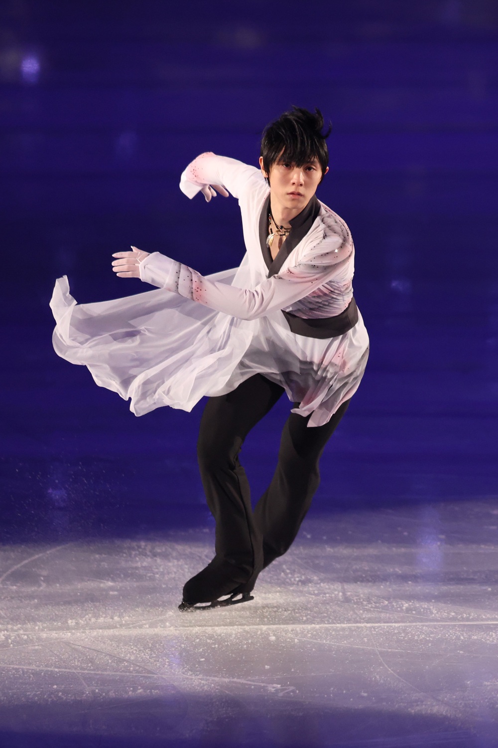 【新品☆セット】羽生結弦　フィギュアスケーターズVol15 ＋Vol21 KISS ＆ CRYの次号【特別編集 羽生結弦―THE STAGE5― (発売日2026年06月